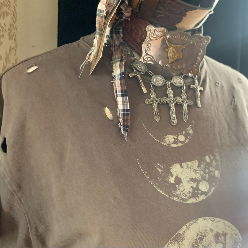 Moon Phases Distressed T-Shirt - Picture 3 of 5
